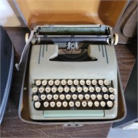 Smith Corona Typewriter Green In Case
