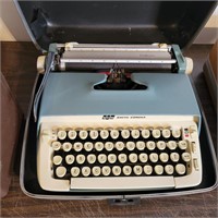 Smith Corona Typewriter Blue In Case