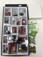 NEW Dollhouse Miniatures NIB Frog Magnets