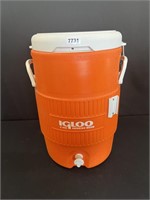 5gal Igloo Water Cooler-Clean