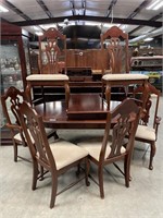 Queen Anne Oval dining table w/ 6 chairs