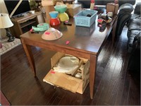 WOOD DINING TABLE W 1 LEAF & 6 CHAIRS