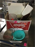 Assorted Kitchen Items