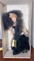 D4) Dolls: Effanbee Mae West - mint in box