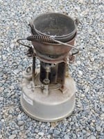 P729-  Vintage Kerosene Smelter With Pot
