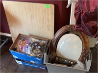 LOT OF MISC OVAL PICTURE FRAME NEEDS PC GLUED
