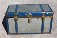 NICE VINTAGE TRUNK 36X19X20 INCHES