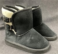 (1) Pair of SOS Children Winter Boots Size 7