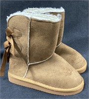 (1) Pair of SOS Children Winter Boots Size 10