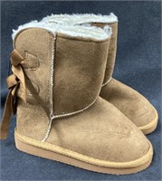 (1) Pair of SOS Children Winter Boots Size 12