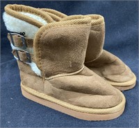 (1) Pair of SOS Children Winter Boots  Size 9