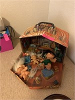 VTG TROLL HOUSE PLAYSET W VINTAGE TROLLS