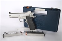 Smith & Wesson Model 5906 Pistol