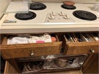 LOT OF KITCHEN CONTENTS OF DRAWER & CABINETS