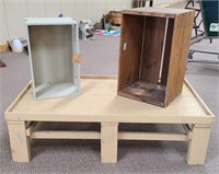 Wood Riser & 2 Crates