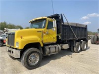 2000 IH 5500 dump truck -IST, REBUILT TITLE