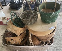 Lot of miscellaneous baskets