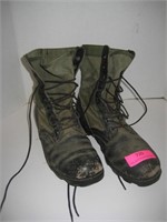 Men's Size 10.5 Military Issue Combat Boots