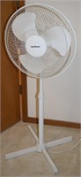 Cool Breeze 16" Adjustable Stand Fan F-1663