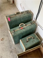 LOT OF 3 VTG SUITCASES