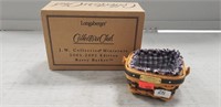 1 Longaberger Basket 2001-2002 J.W. Collection