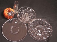 14 1/2" glass charger; 13 1/2" glass charger; 10"