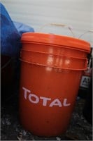 PAIL 68AW OF HYDRAULIC OIL  RE CONTAINERED