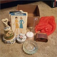 Lot of misc items
Vintage patterns, wooden box,