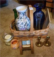 Basket with 4 vases, wood calendar, candle