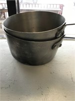 2 Cook Pots   10 x 5