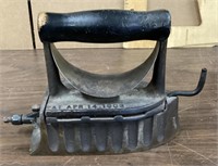 Antique 1903 gas iron "The Monitor"
