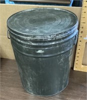 Metal can with lid