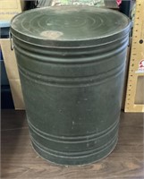 Metal can with lid