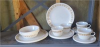 Corelle dishes, Pyrex cups