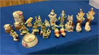 S&P shakers, Hand painted China, figurines