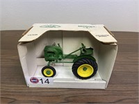 John Deere L - 1/16 Scale