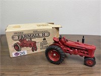 Farmall H - 1/16 Scale