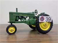John Deere Play Toy Tractor - 1/16 Scale