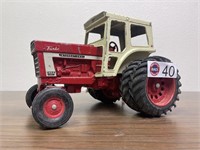 IH Farmall 1466 Play Toy Tractor - 1/16 Scale
