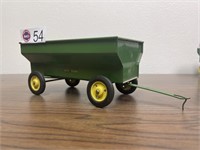 John Deere Wagon - 1/16 Scale