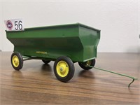 John Deere Wagon - 1/16 Scale