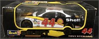 1998 REVELL SHELL NASCAR #44 TONY STEWART 1:24 SCA