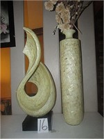 Decorative Lot Vase and Sculpture