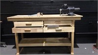 Woodworking Bench With Vise
