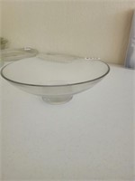 ROUND GLASS SERVING BOWL