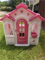 Step 2 White & Pink Princess Play House