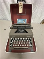 Royal Manual Typewriter in Case