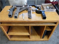 Oak Desk w/ 5 hitches & 3 balls / sleeve & hitch