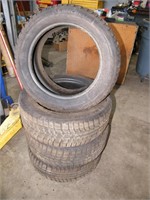 4 Michelin 205 / 55R16 Tires 75%