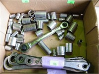 5 Ratchet Wrenches & Box assorted sockets